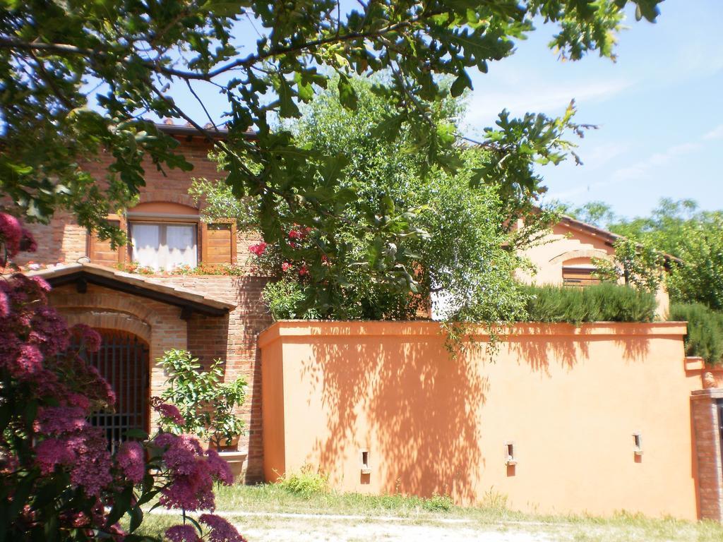 Agriturismo Poggio Al Tesoro Crespina Номер фото