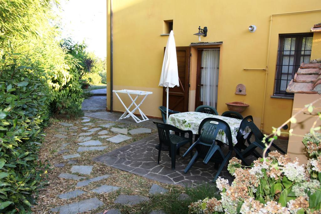Agriturismo Poggio Al Tesoro Crespina Екстер'єр фото