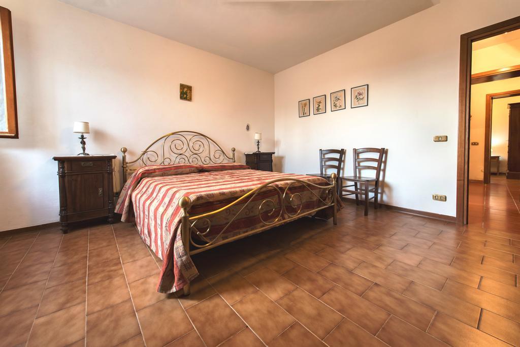 Agriturismo Poggio Al Tesoro Crespina Екстер'єр фото