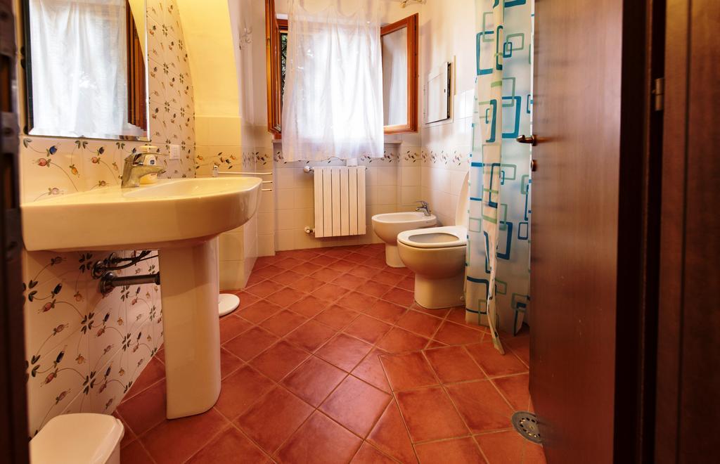 Agriturismo Poggio Al Tesoro Crespina Екстер'єр фото