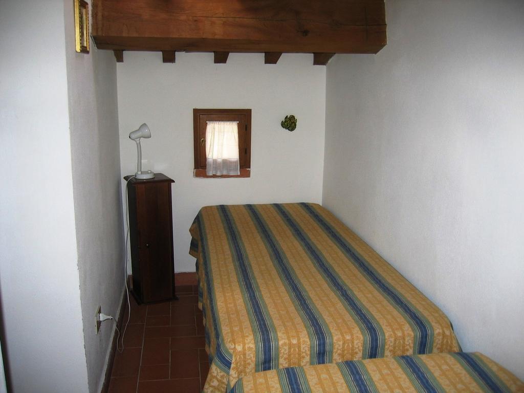 Agriturismo Poggio Al Tesoro Crespina Екстер'єр фото