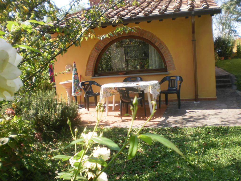 Agriturismo Poggio Al Tesoro Crespina Екстер'єр фото